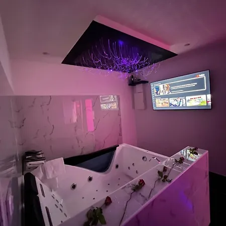 La Mercure Jacuzzi * 彭特·圣特斯普利特